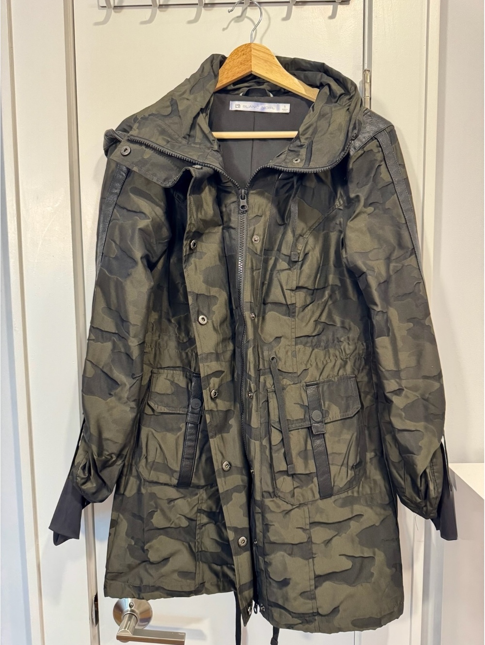 Blanc Noir Women's Hooded Camouflage Anorak Jacket Size Small